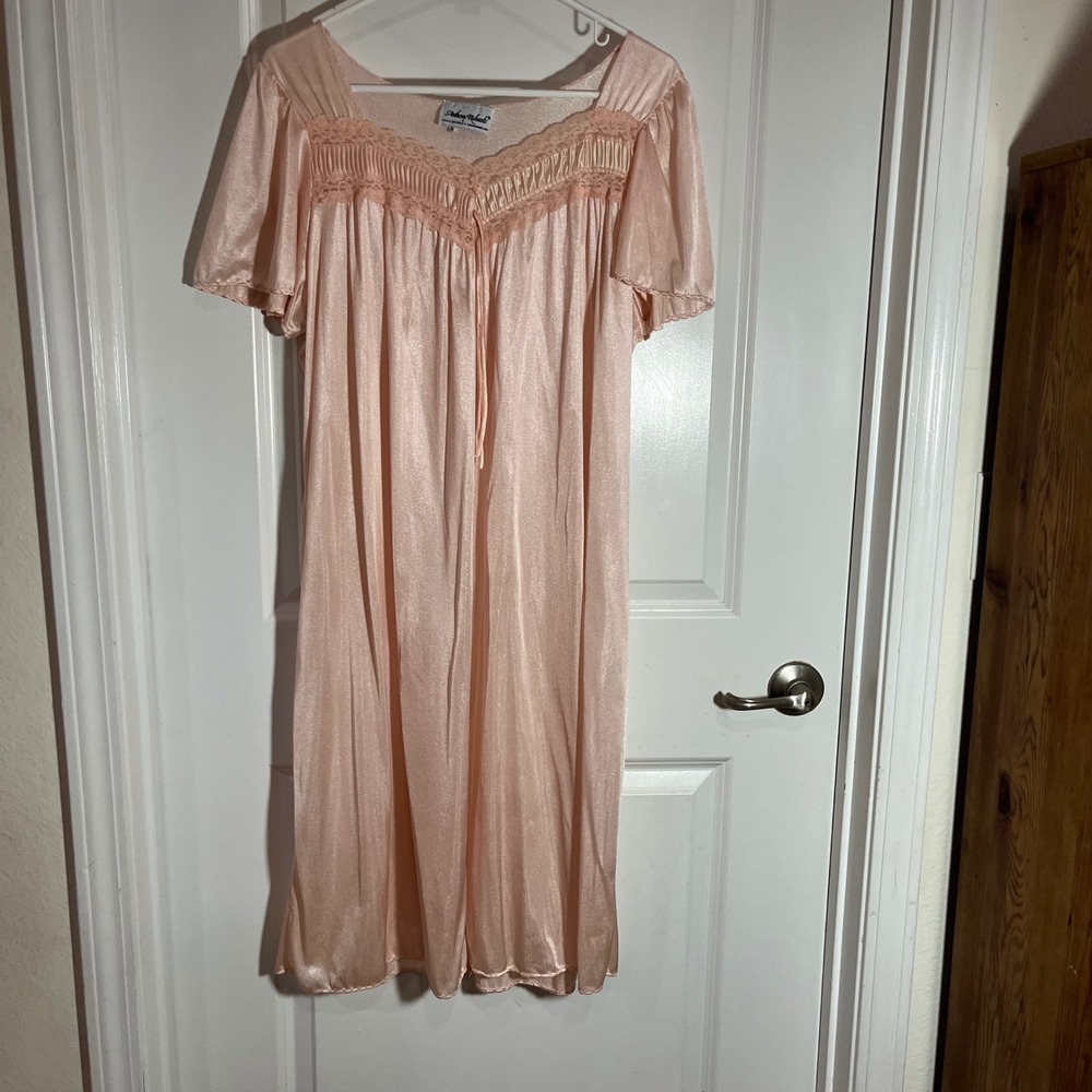 Anthony Richards Peach Pink Nylon Nightgown Lace Trim Short Sleeve Vintage L